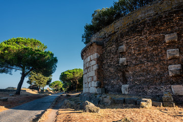 Fototapeta na wymiar Alle Wege führen nach Rom - Die Via Appia Antica