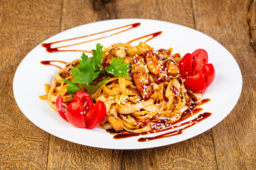 Wok noodle with chicken