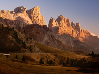 Fototapeta premium Le Pale di San Martino al tramonto 