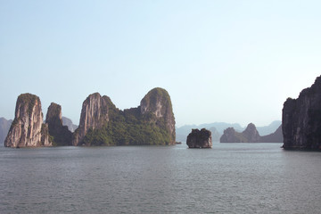 Espectacular paisaje de la Bahía de Ha Long