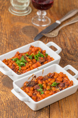 Daube, ein typisches provenzialisches Gericht auf Holz