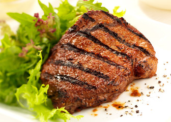 BBQ STEAK AND SALAD