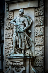 Fototapeta premium Statues adorning the facade of the Austrian National Library 