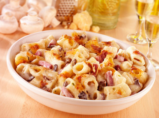 HAM AND MUSHROOM AL FORNO
