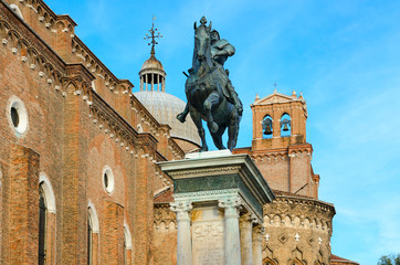 Fototapeta na wymiar Equestrian monument to condotier Bartolomeo Colleoni on Piazza Santi Giovanni e Paolo, Venice, Italy