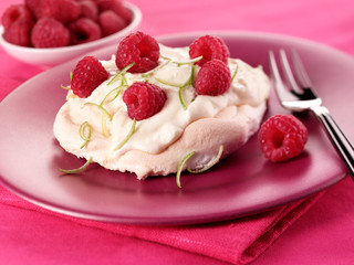 RASPBERRY MERINGUE