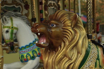 Obraz premium carousel, horse, ride, fair, fun, carnival, park, amusement, merry-go-round, horses, colorful, merry, round, merry go round, statue, fairground, childhood, funfair, temple