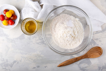  Make the dough for the pie. Cooking time.
