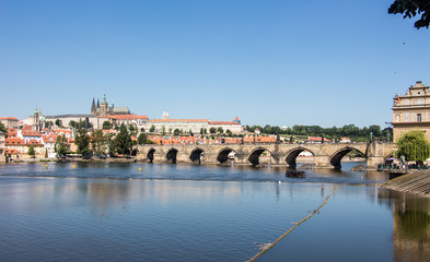 Fototapeta na wymiar Karlsbrücke Prag, Prager Burg
