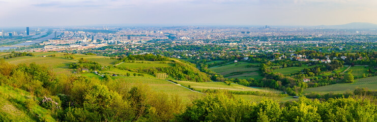 Fototapeta na wymiar Panoramic view from Kahlenberg in Vienna, Austria