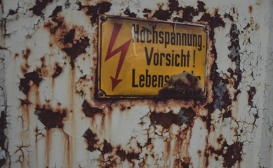 Hochspannung rostet 