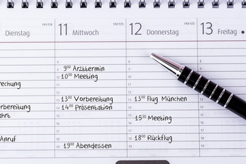 Terminkalender eines Geschäftsführers oder Manager mit vielen Terminen