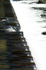 川の段差