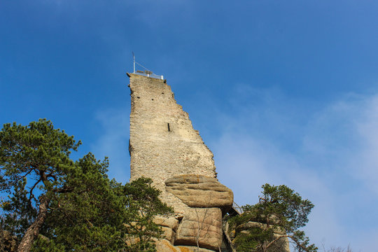 Ruine Arbesbach im Waldviertel in Niederösterreich, Österreich, auch genannt "Der Stockzahn des Waldviertels" 