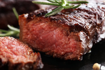 Bifteck de faux-filet barbecue ou rumsteck - Steak d& 39 entrecôte Wagyu vieilli à sec