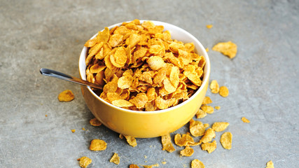 Schale mit Cornflakes