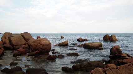 Fototapeta na wymiar the stone beach