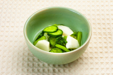 蕪とキュウリの一夜漬け