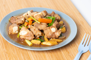Pork spare rib stir fried with soy sauce and black pepper