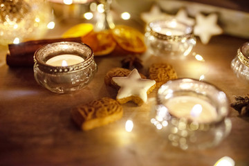 Romantische Tischdekoration zu Weihnachten