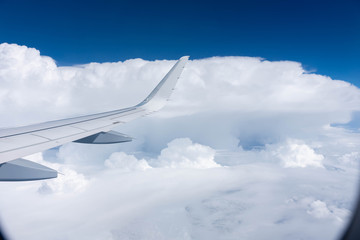 Fototapeta premium Blick aus dem Flugzeug