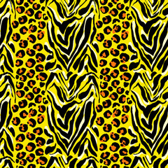Vector illustration tiger print seamless pattern. Orange and yellow hand drawn background.