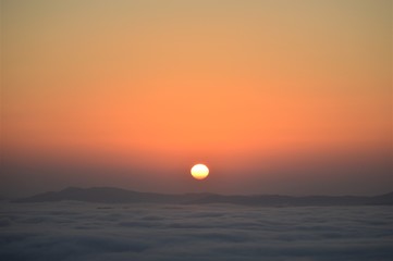 日の出と雲海
