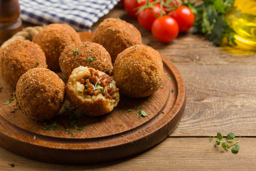 Rice balls with minced meat.