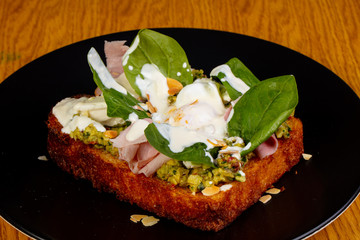 Brioche with ham