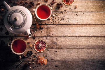 Théière et tasse de thé