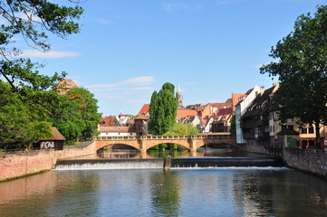 Fototapeta na wymiar Maxbrücke in Nürnberg