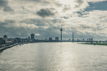 Fototapeta na wymiar Düsseldorf Rhein