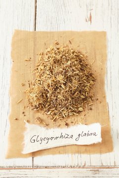Dried liquorice root (Glycyrrhiza glabra)
