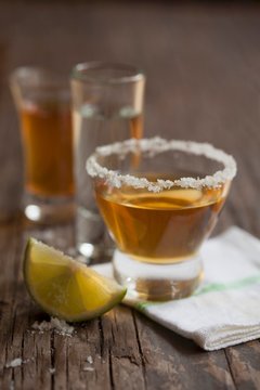 Tequilla shots: blanco, joven and reposado