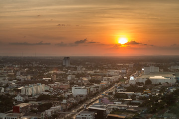 Fototapeta na wymiar city landscape and sunset in thailand