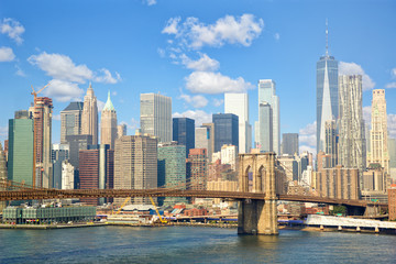 Fototapeta na wymiar Lower Manhattan skyline with Brooklyn Bridge in New York City