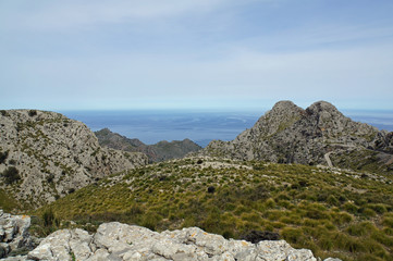 Spanien Mittelmeer Mallorca Strand Panorama Küste Steilküste Klippen Berge Meer Bucht
