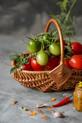 Green tomatoes © Joanna