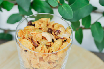 granola or caramel cornflake with almond