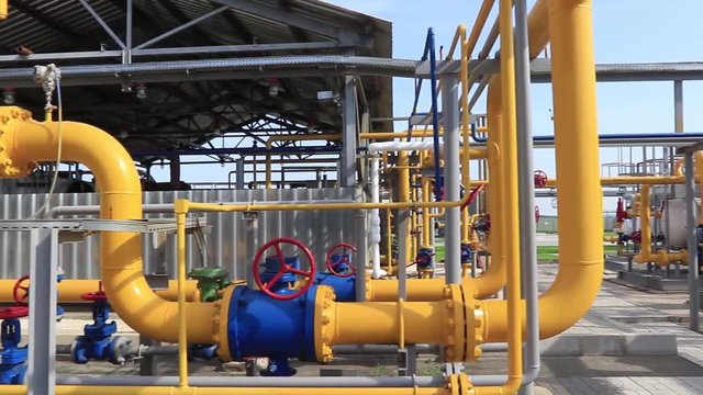 Pipeline system and valve at a gas production and processing plant