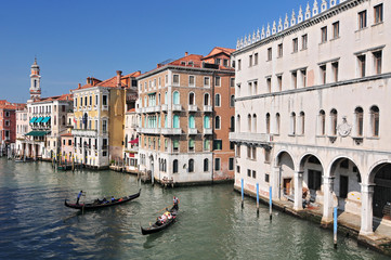 Fototapeta na wymiar Famous water street - Grand Canal in Venice Italy.
