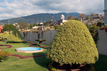 Garden of a orange colonial house 