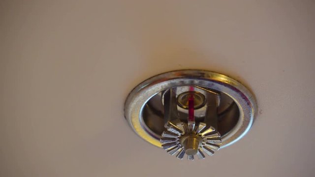 20520_Closer_look_of_the_fire_sprinklers_on_the_ceiling.mov