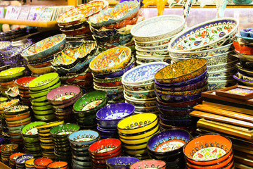Colorful ceramic and porcelain plates in Grand Bazaar (Kapali Carsi), Istanbul, Turkey
