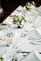 restoran table serving