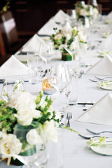 restoran table serving