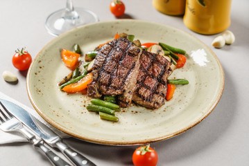 steak with vegetables