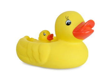 Rezin duck mother and child isolated on weiß. Concept image