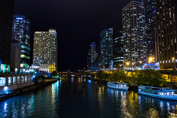 Fototapeta na wymiar Chicago bei Nacht