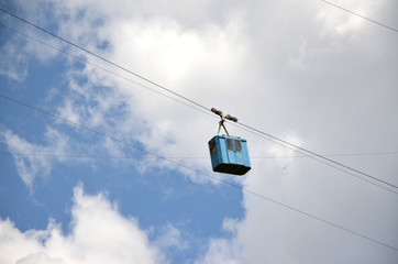 Materialseilbahn in den Südtiroler Bergen